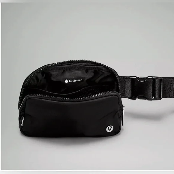 😍Lululemon Everywhere Belt Bag 1L water repellent NWT - Picture 5 of 6